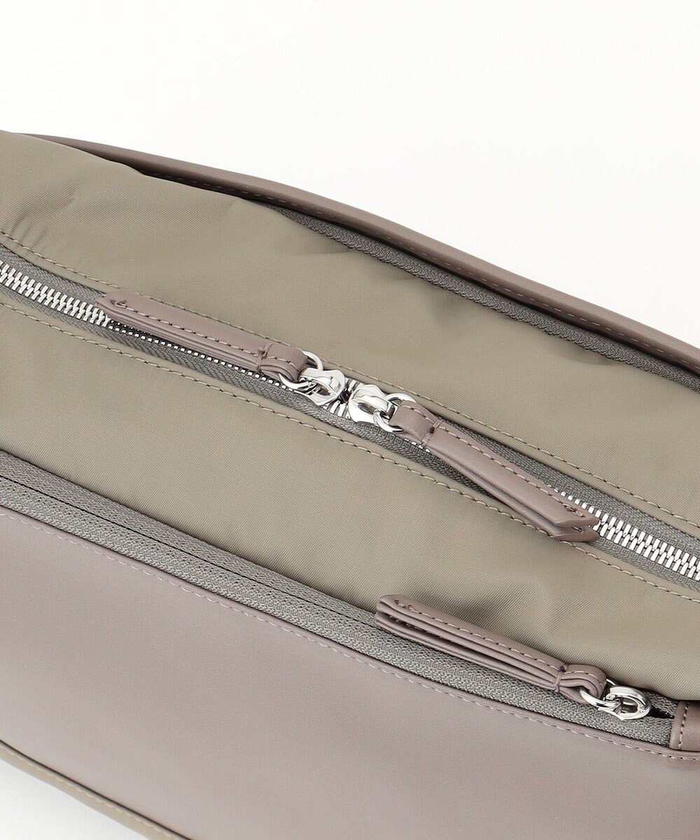 Y'SACCS ナイロン×リサイクルレザー　コンビマルチショルダー 