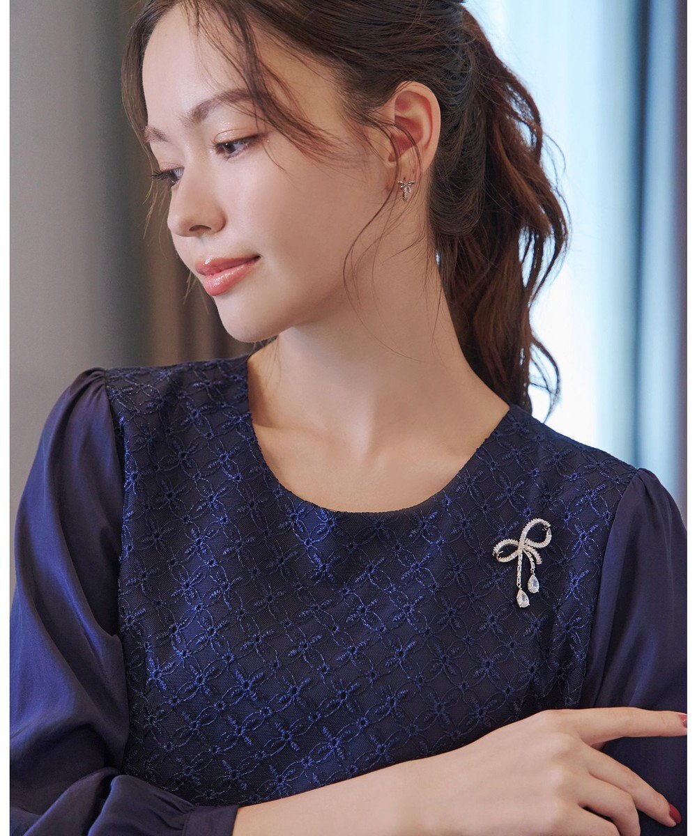 Tiaclasse 【安田美沙子さん着用】キュービックリボンモチーフブローチ 