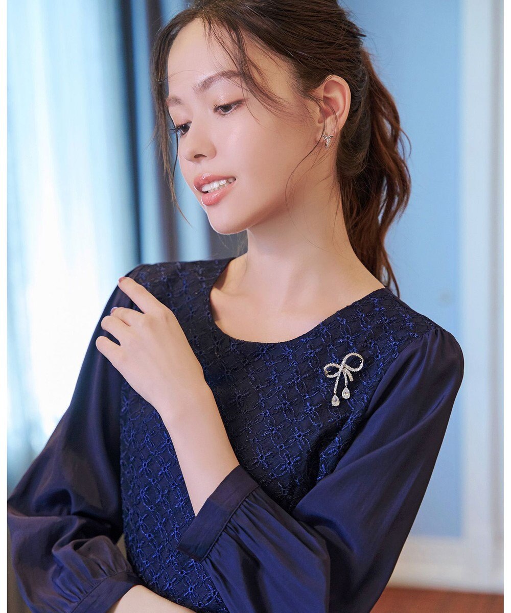 Tiaclasse 【安田美沙子さん着用】キュービックリボンモチーフブローチ 