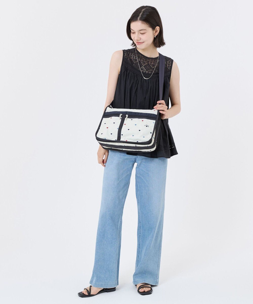 LeSportsac DELUXE EVERYDAY BAG/トリコロールハートエンブロイダリー 