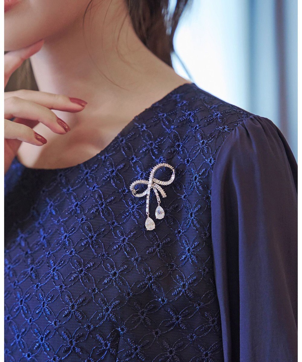 Tiaclasse 【安田美沙子さん着用】キュービックリボンモチーフブローチ 