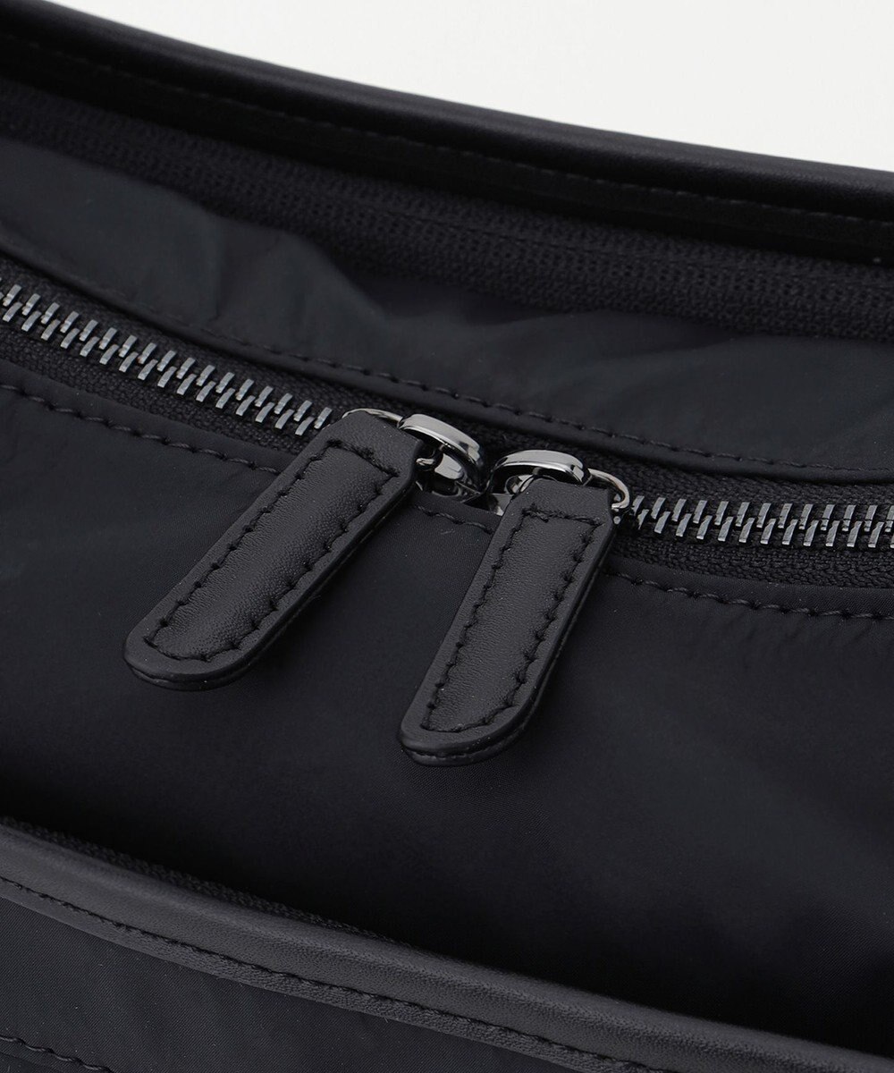 Y'SACCS 【ムック本掲載】【ナイロンタフタ×リサイクルレザー】デイリーショルダー　Sサイズ 