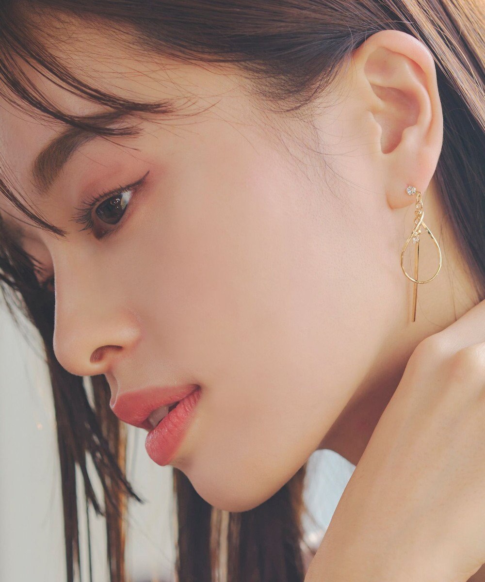 Tiaclasse ドロップバーピアス 