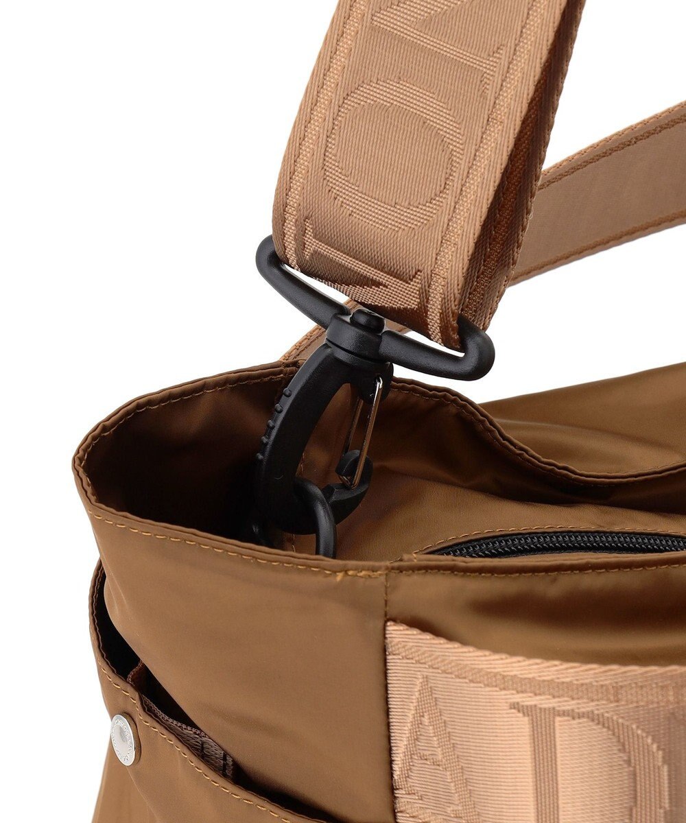 23区 NOMADIS バスクポケット ショルダーバッグ 