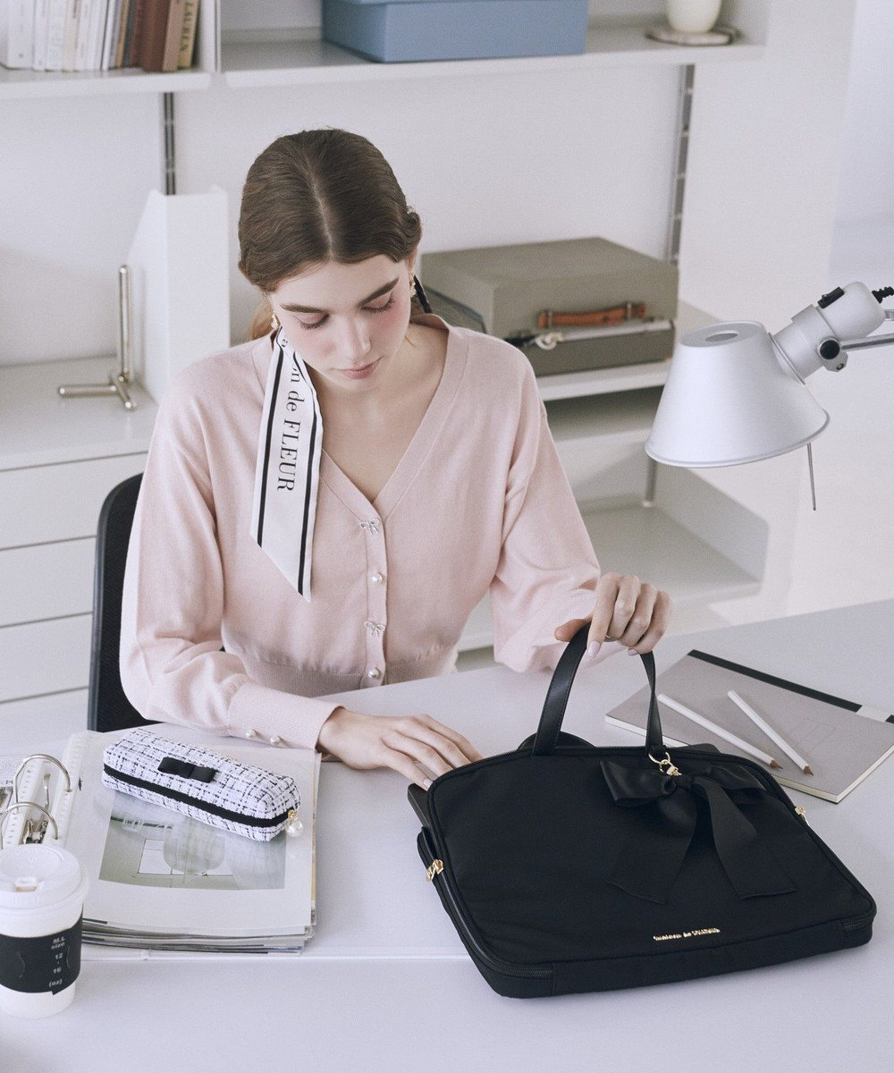 Maison de FLEUR リボンチャーム付きPCケース 