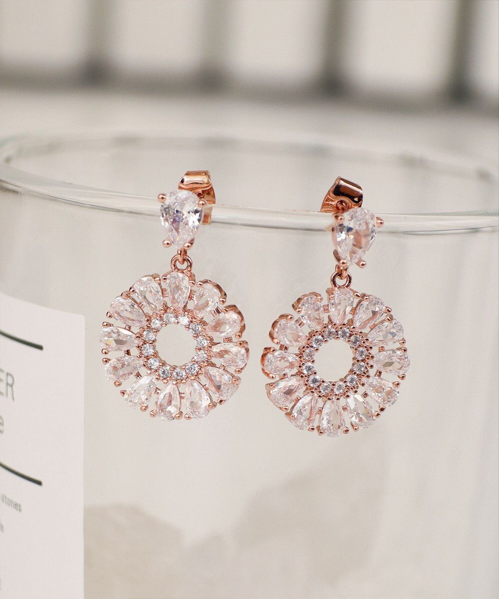 Tiaclasse 【金属アレルギー対応】クリスタルフラワーピアス 