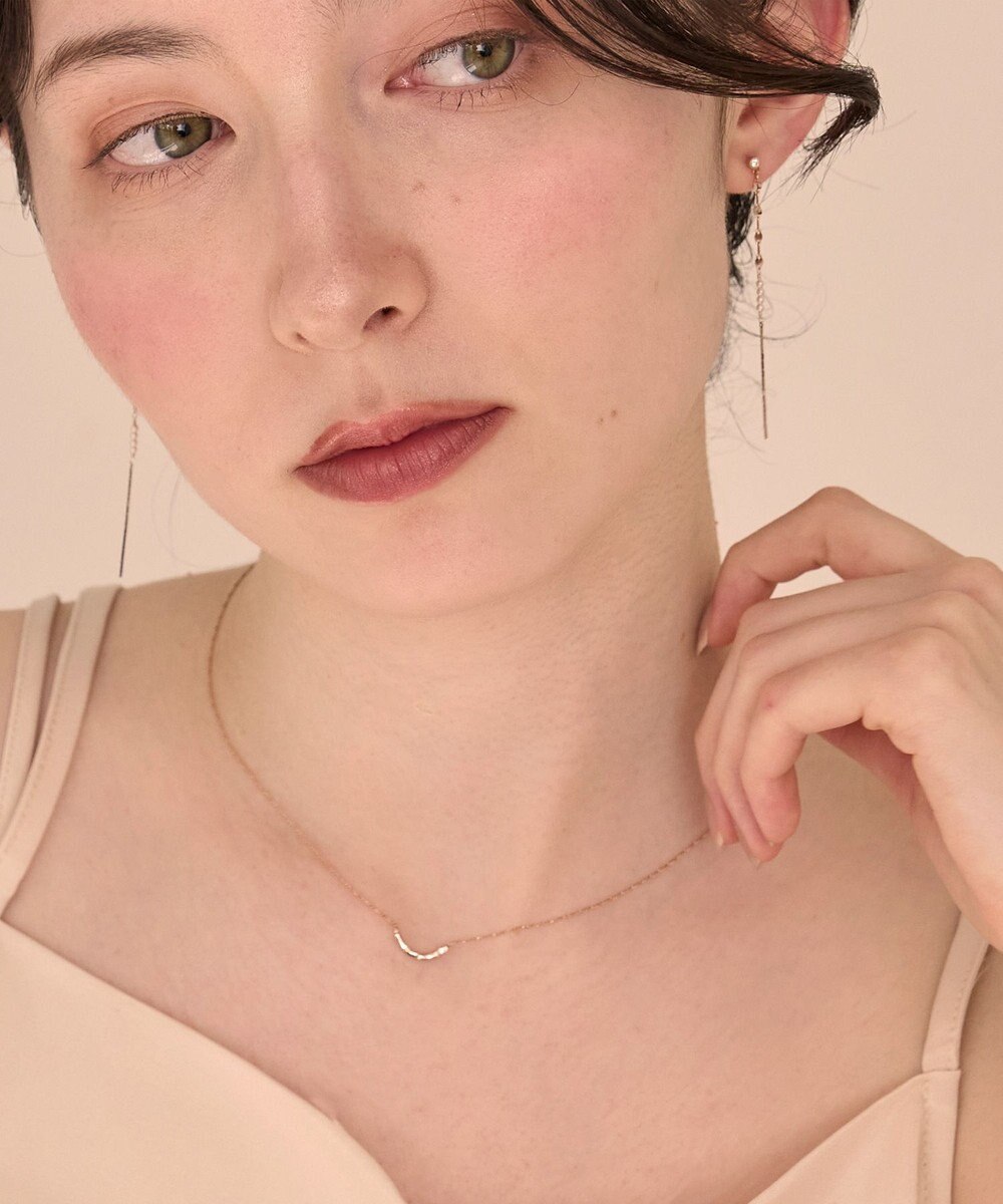 Phoebe 〈金属アレルギー対応〉エターナルクレセントネックレス 