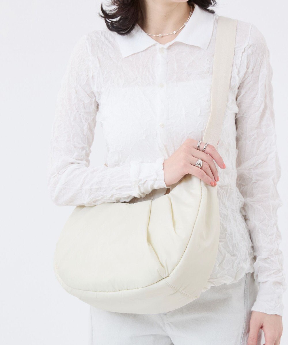 LeSportsac SHEEN LARGE CRESCENT/ホワイトマシュマロ 