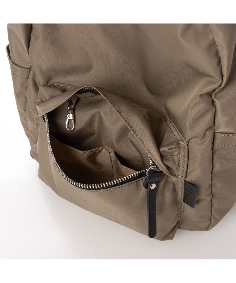 Y'SACCS ナイロン A4リュック　Sサイズ 