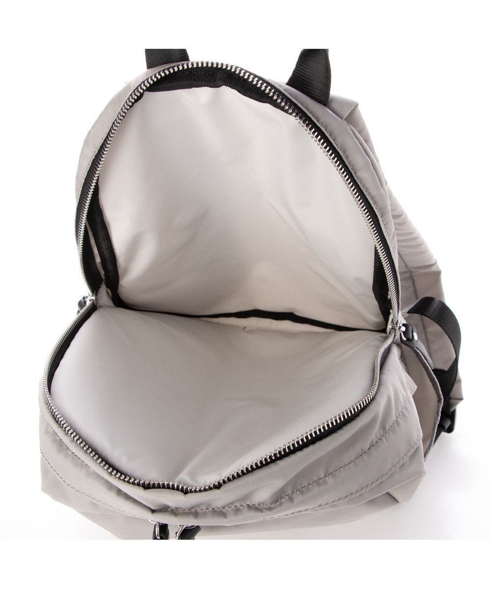 Y'SACCS ナイロン A4リュック　Sサイズ 