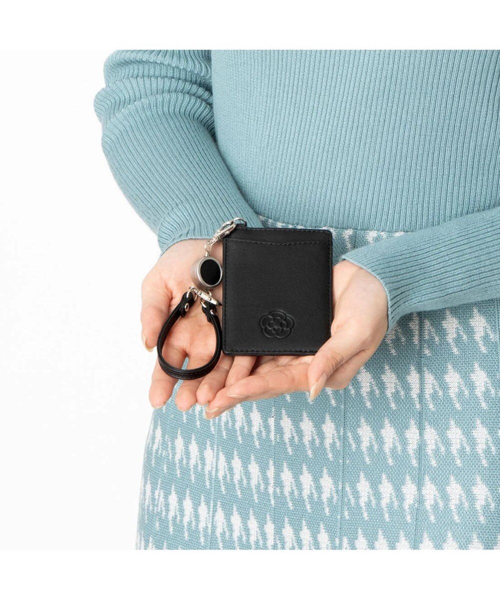 CLATHAS ワッフル リール付きパスケース 