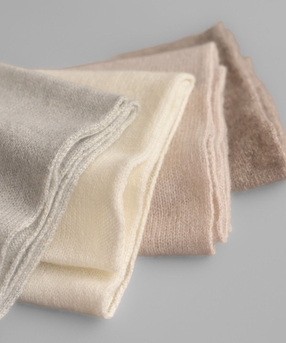 AND WOOL 〈上質な素材と手仕事から生まれた優しいニット〉カシミヤ100%の細巾ストール / マフラー 
