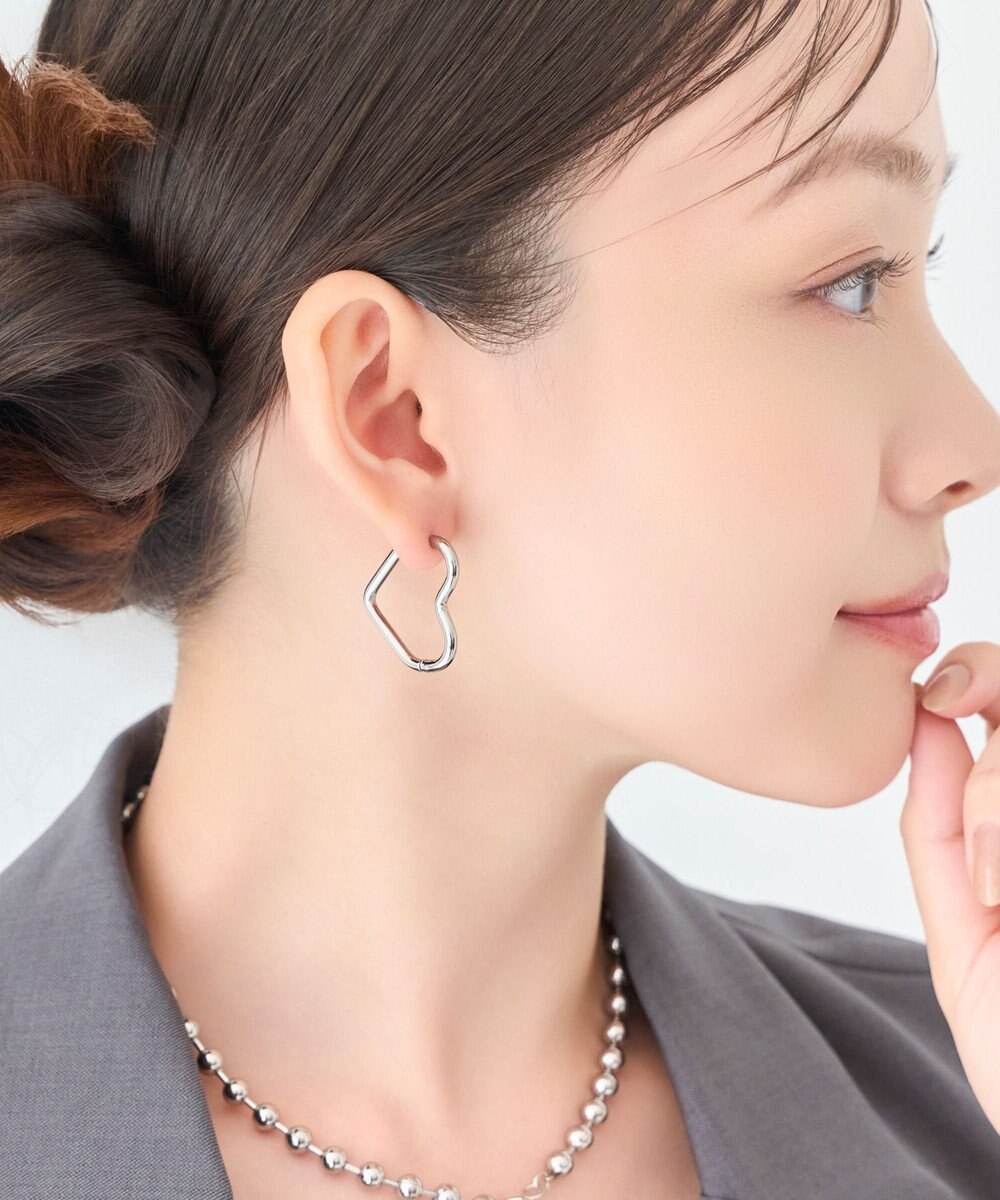 Phoebe 【金属アレルギー対応】グロウハートフープワンタッチピアス　シルバー/ステンレス 