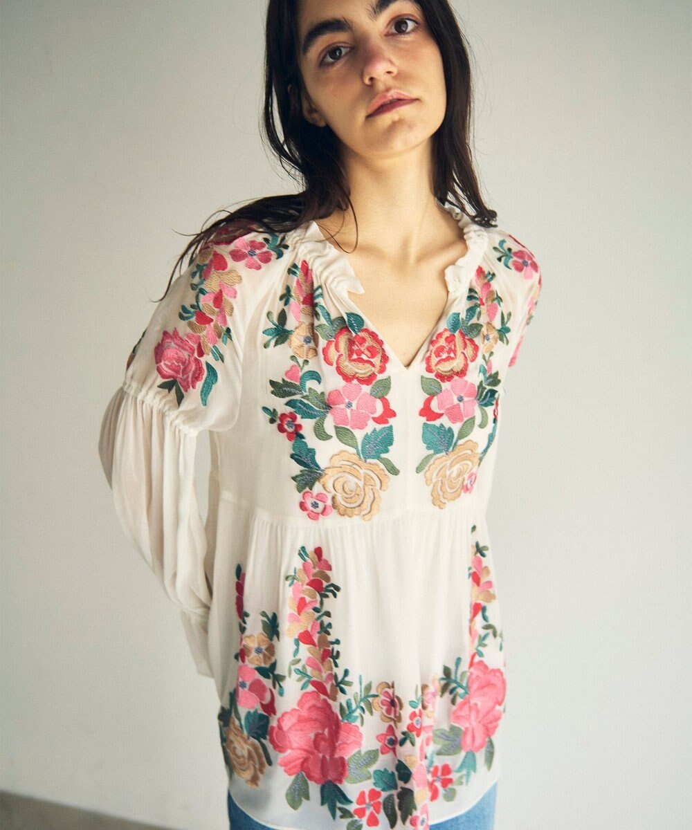 GRACE CONTINENTAL フラワー刺繍ギャザートップ 