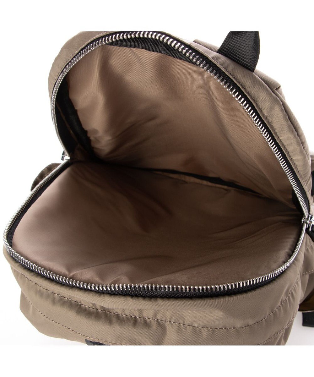 Y'SACCS ナイロン A4リュック　Sサイズ 