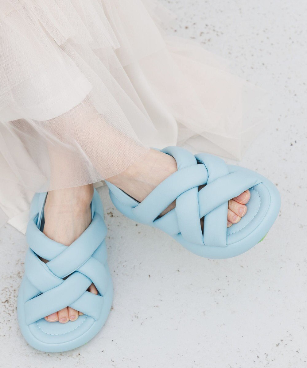 STEVE MADDEN HAZZIE 厚底パフィーストラップサンダル 