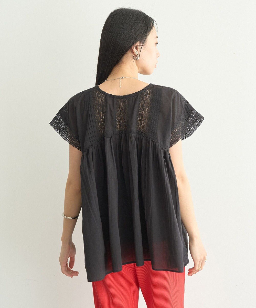 earth music&ecology 【WEB・一部店舗限定】【綿100％】レース＆ピンタックフレンチブラウス 