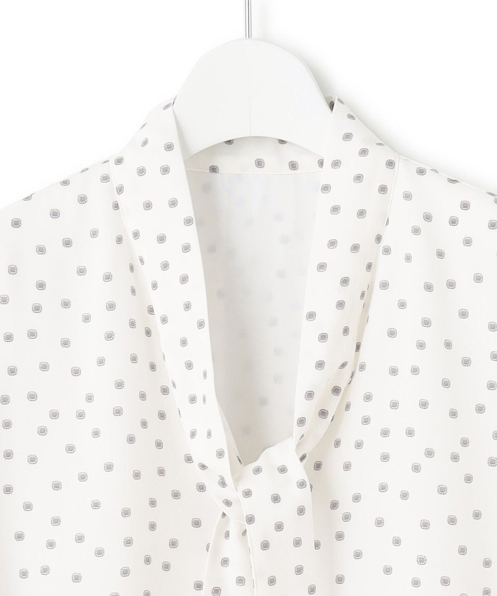 23区 S 【洗える】バックサテンアムンゼン タイプリント ブラウス 