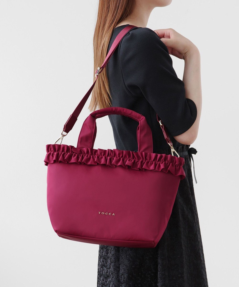 TOCCA 【ショルダー取り外し可能】FRILL GARLAND NYLONTOTE  トートバッグ 