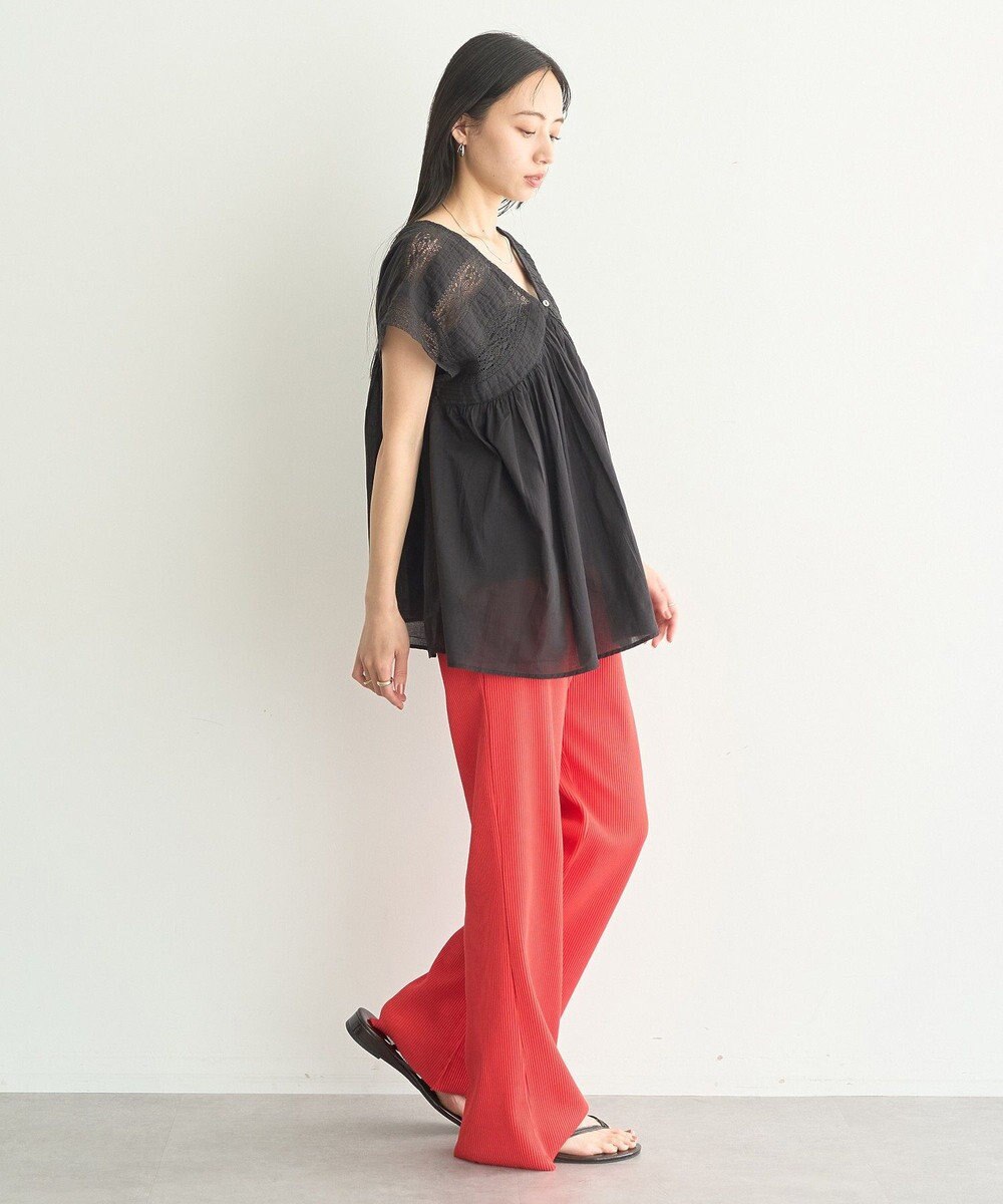earth music&ecology 【WEB・一部店舗限定】【綿100％】レース＆ピンタックフレンチブラウス 