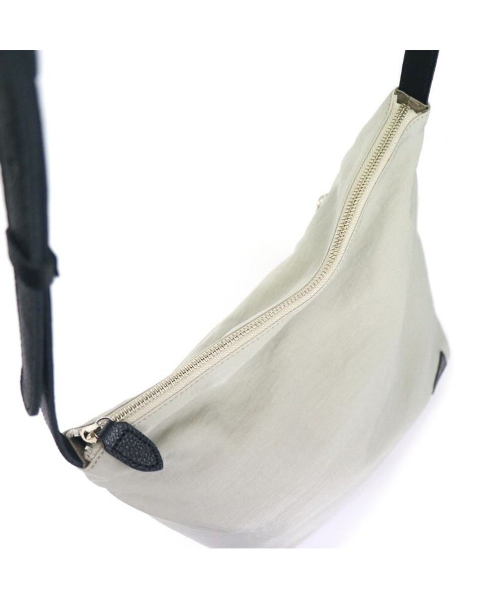 Regalo Felice 【超軽量 / A4サイズ対応 / 口元ファスナータイプ】ショルダー / REGALO 