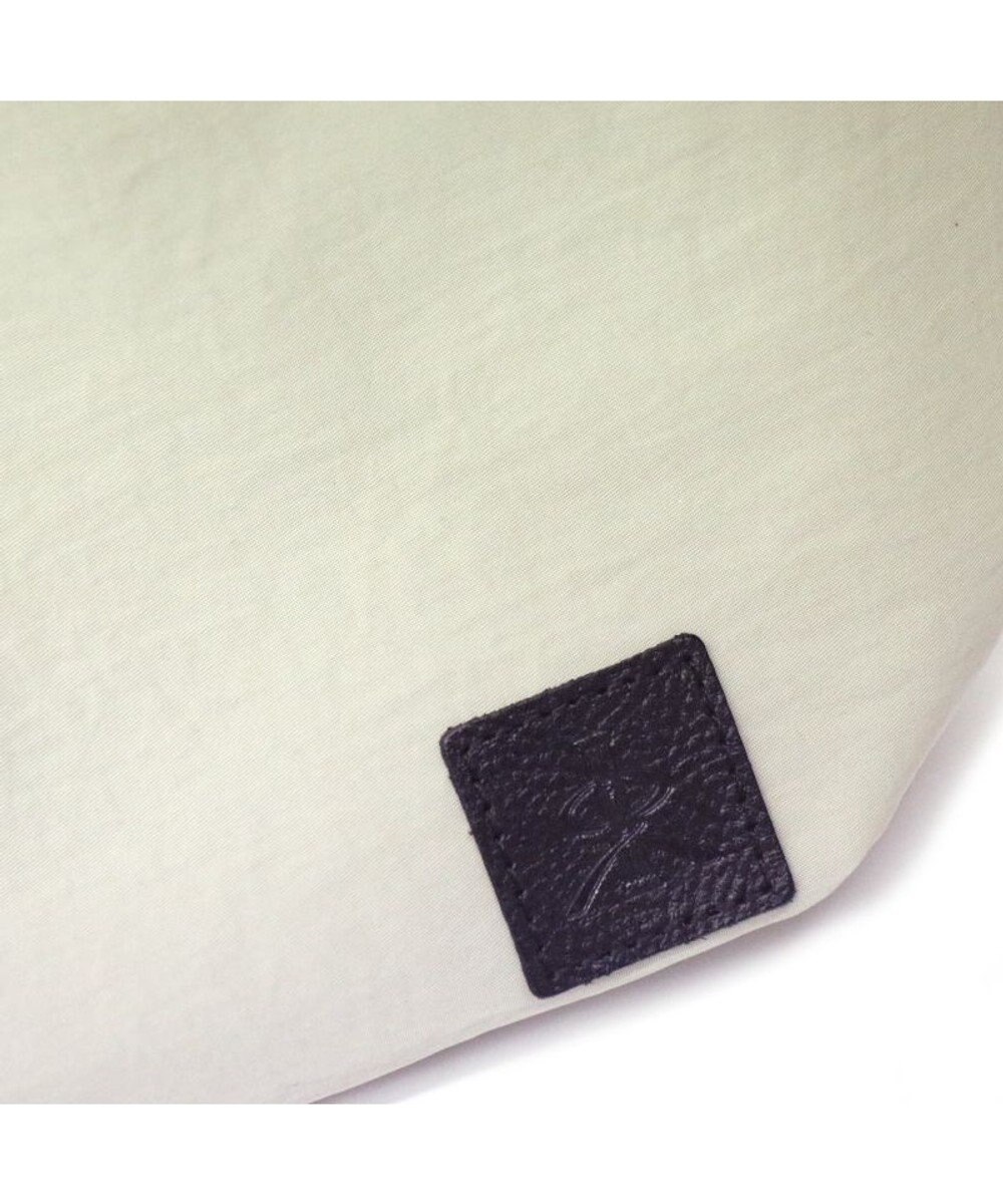 Regalo Felice 【超軽量 / A4サイズ対応 / 口元ファスナータイプ】ショルダー / REGALO 