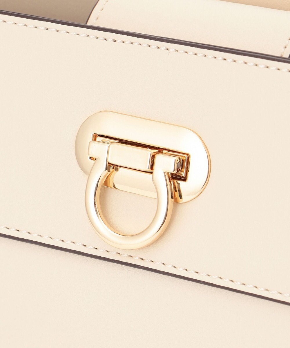 組曲 スクエアショルダー バッグ 