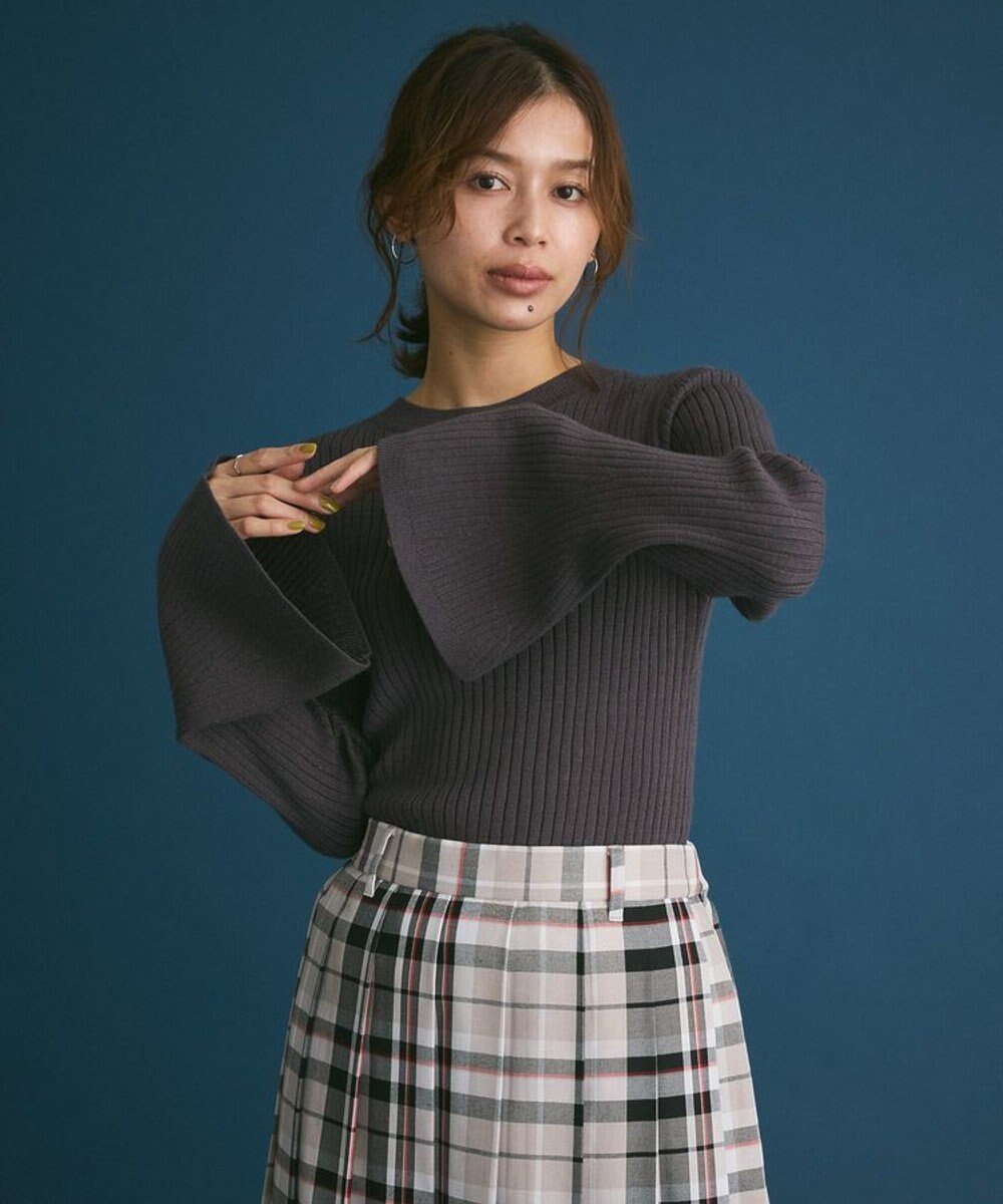 Green Parks ・ｓｗｉｎｇ　ｂｙ　ベルスリーブクルーリブニット 