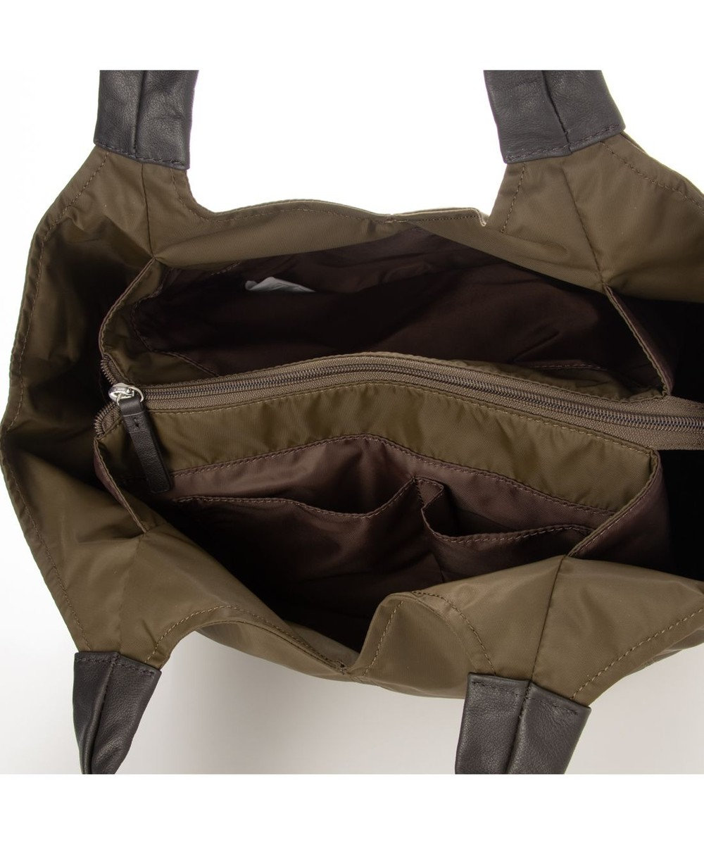 Y'SACCS リサイクルナイロン　ふんわりトート　Mサイズ 