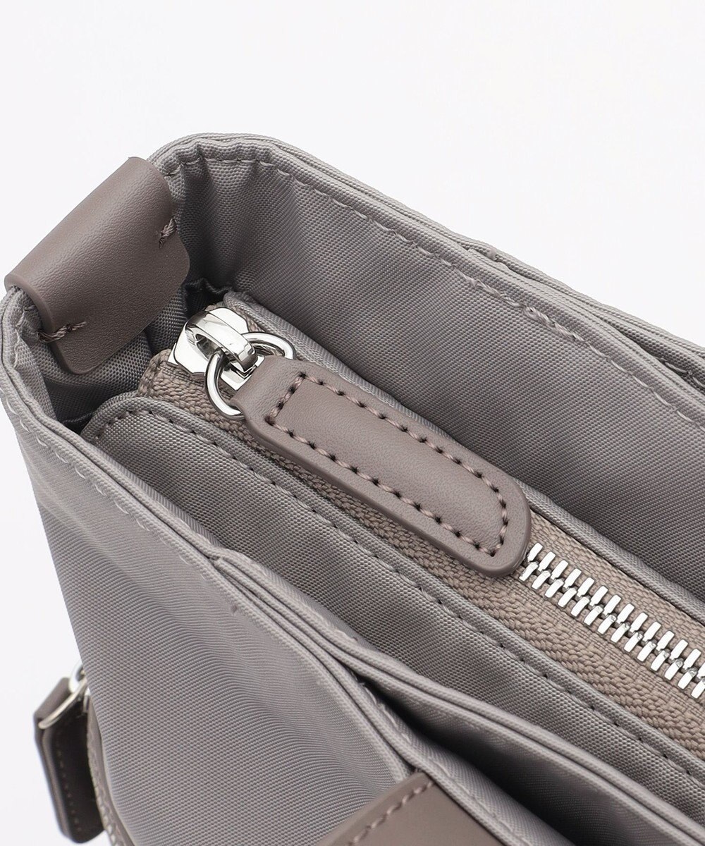 Y'SACCS アシメファスナーポケットリュック 