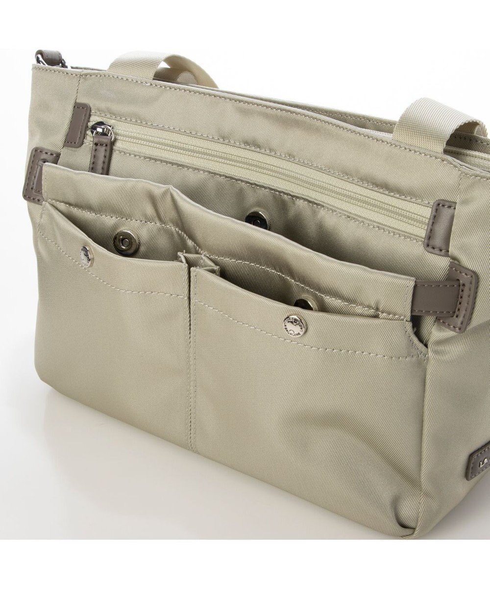 LA BAGAGERIE フロントポケット　スクエアナイロントート 