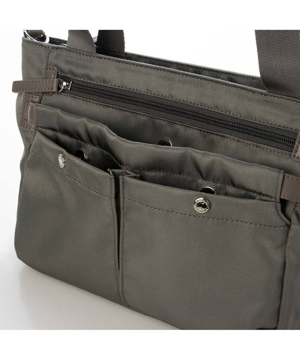 LA BAGAGERIE フロントポケット　スクエアナイロントート 