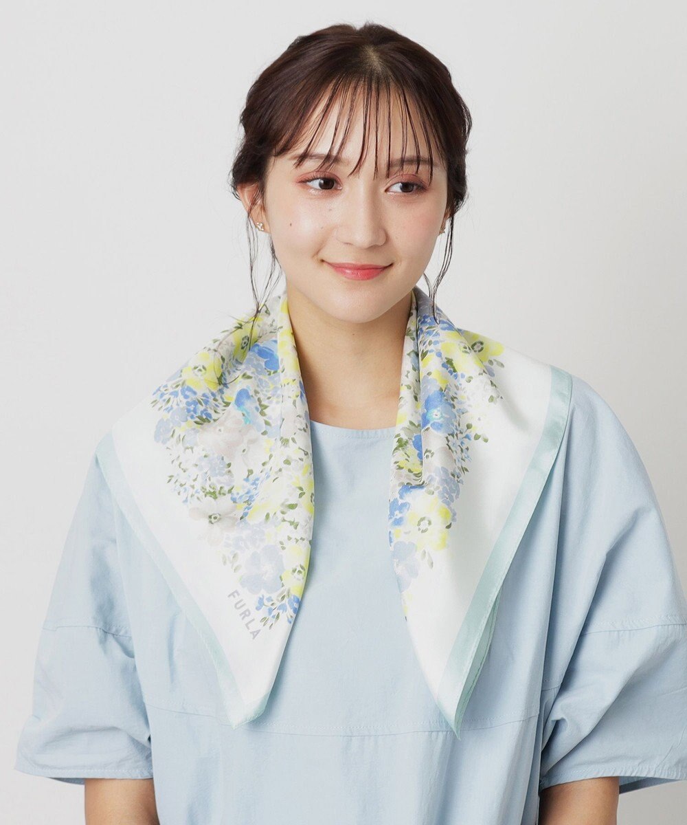 MOONBAT 【シルク100%】フルラ (FURLA) 花柄 シルクプリントスカーフ 65cm×65cm 