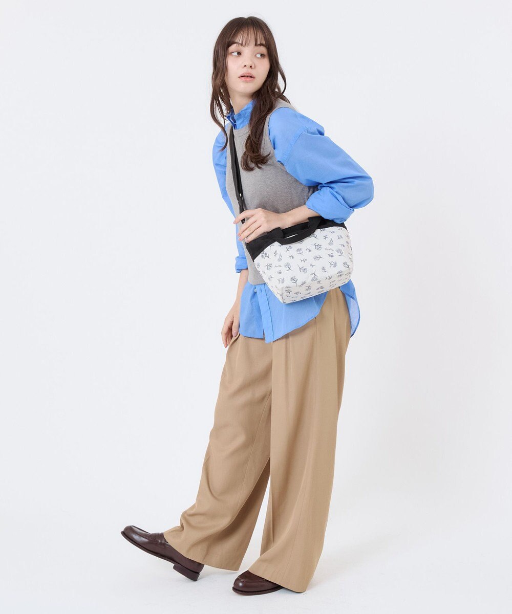 LeSportsac SMALL BUCKET TOTE/インクスケッチドフローラルアイボリー 
