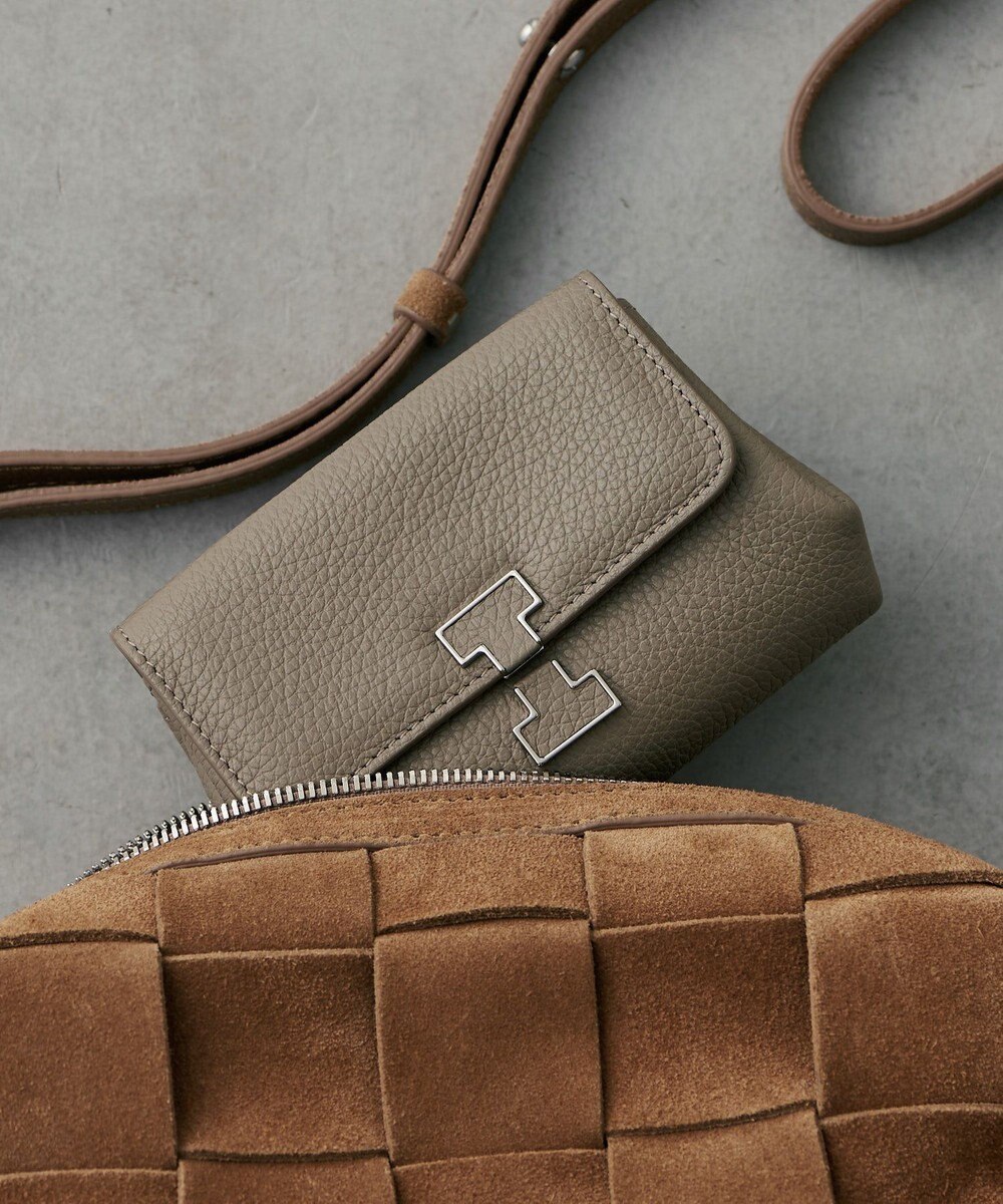 IACUCCI アバ ウォレット CERVO 