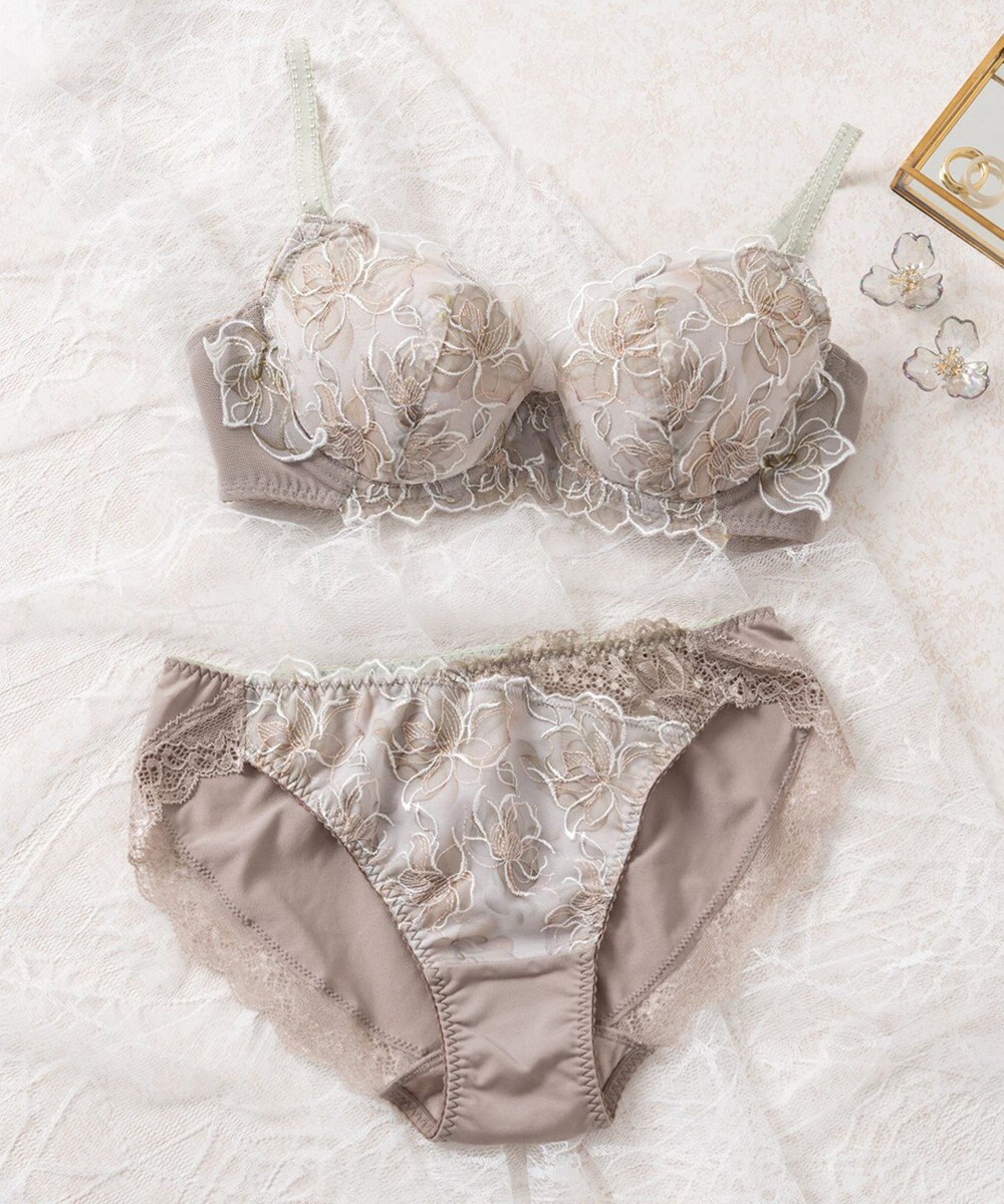 Wing 3/4カップブラ　【2700シリーズ】　しっかりめの着用感　奥行き感と透明感のあるデザイン　ウイング／ワコール　PB2700 