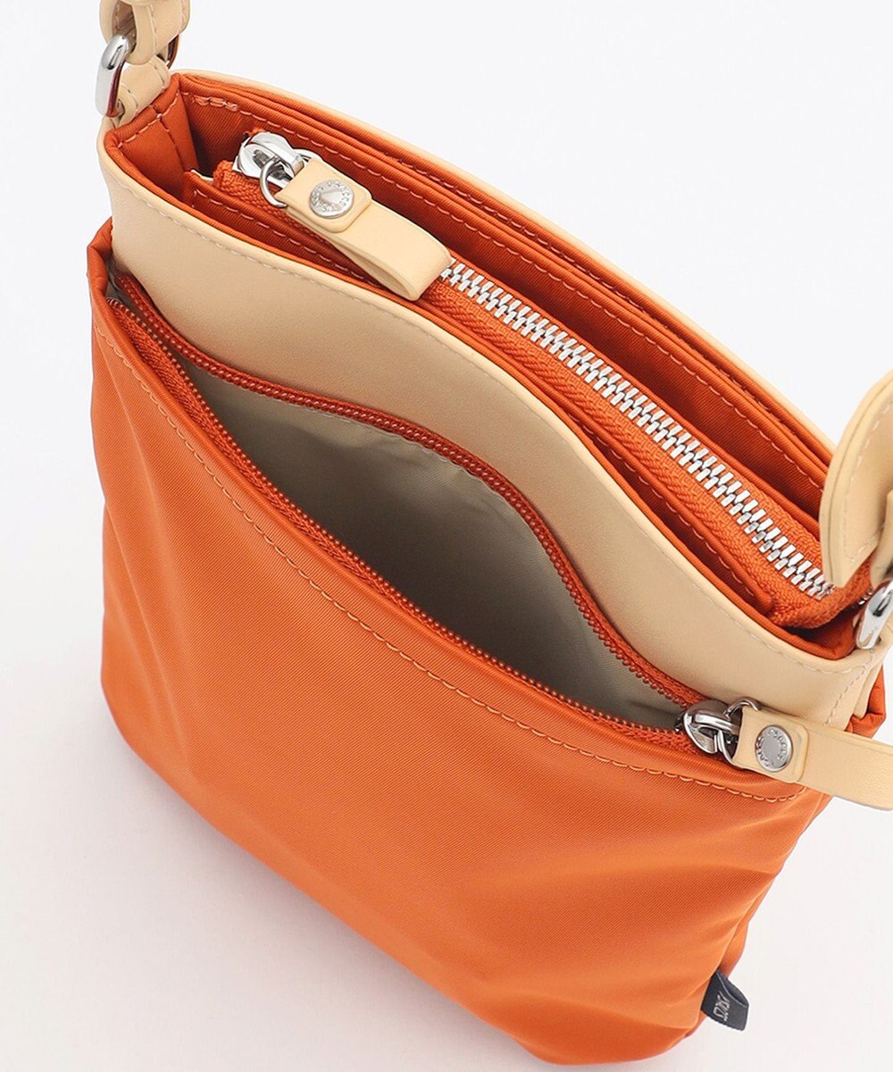 Y'SACCS 【大人のおしゃれ手帖11月号掲載】本上まなみ×Y'SACCS タックラウンドスマートポシェット 