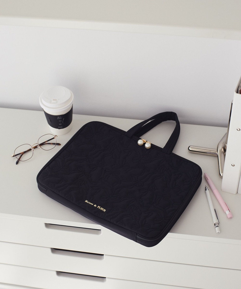 Maison de FLEUR リボン柄キルティングPCケース 