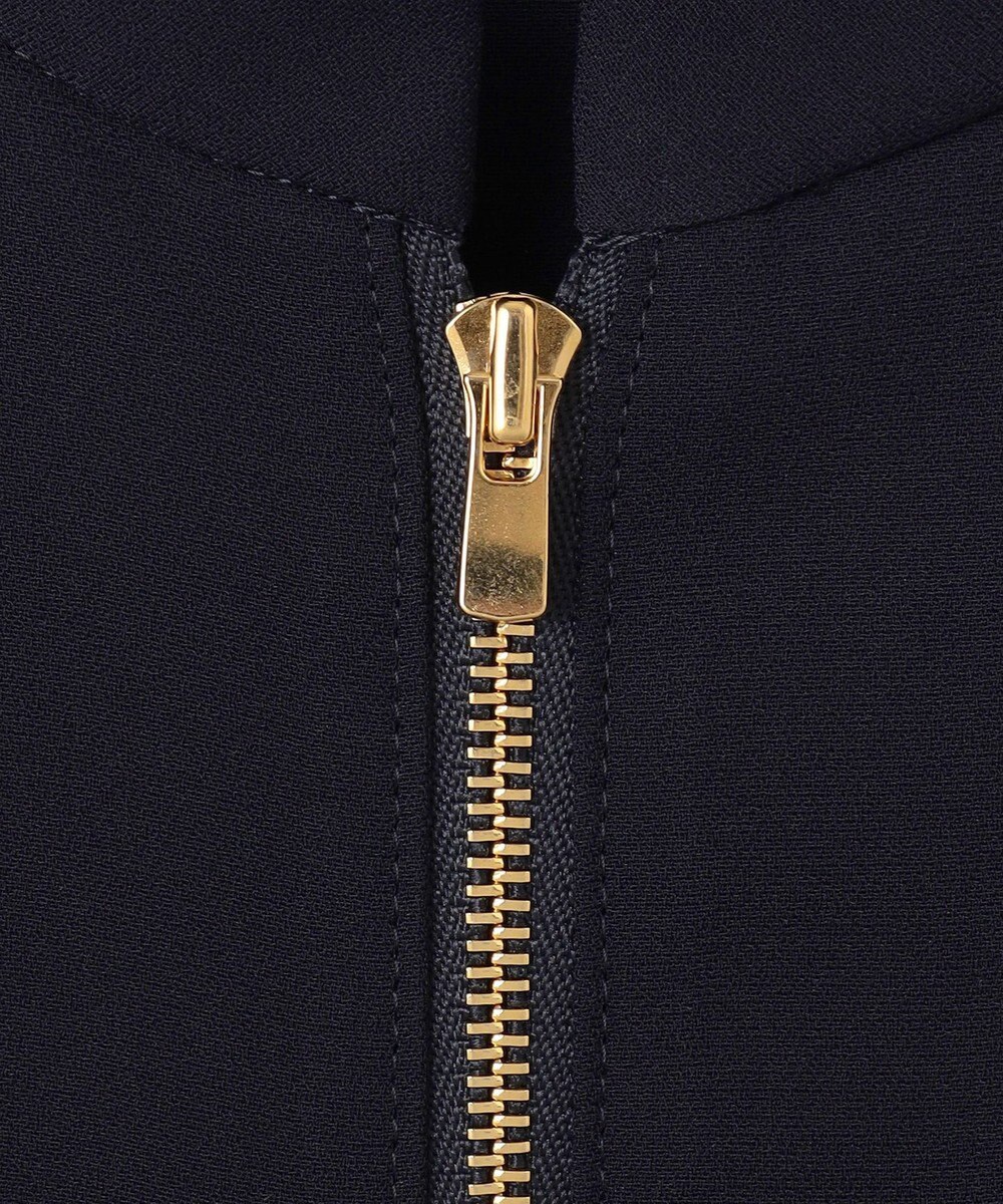 BEIGE， 【洗える】JASMINE / スタンドカラージップブラウス 