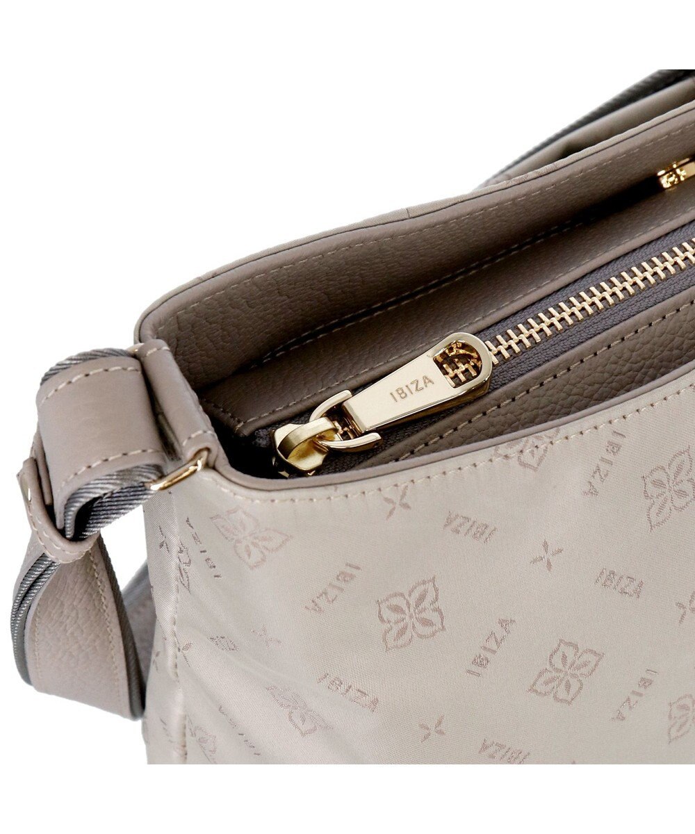 IBIZA ロゴナイロン　ショルダーバッグ 