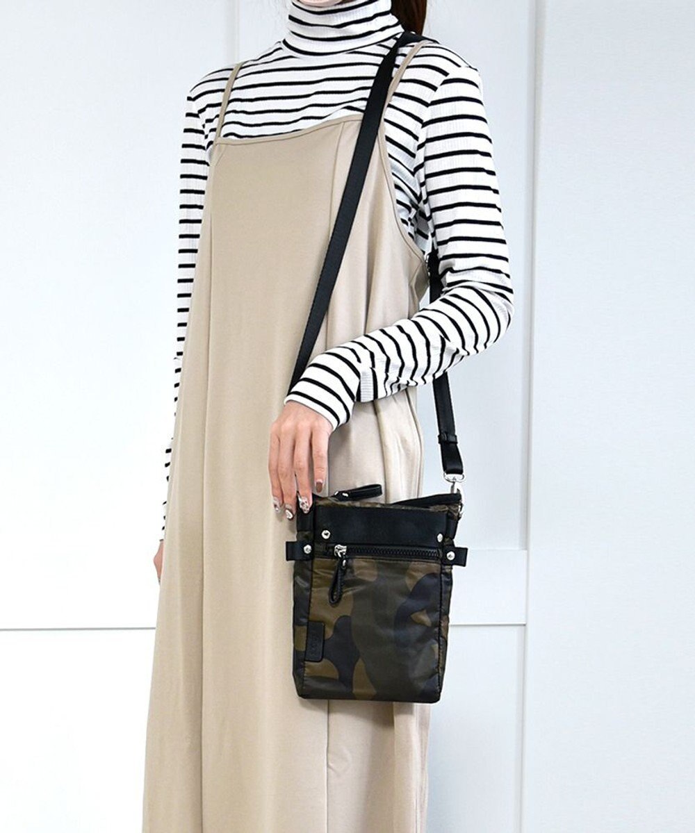 Y'SACCS テープデザインポシェット 