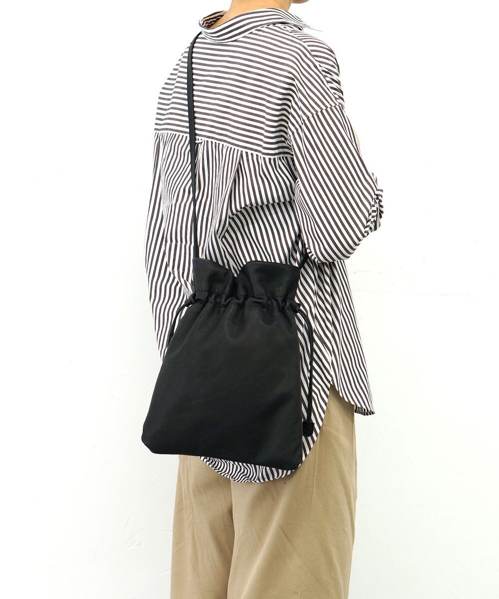 FOLNA RD ソフトレザー巾着ショルダーバッグ 