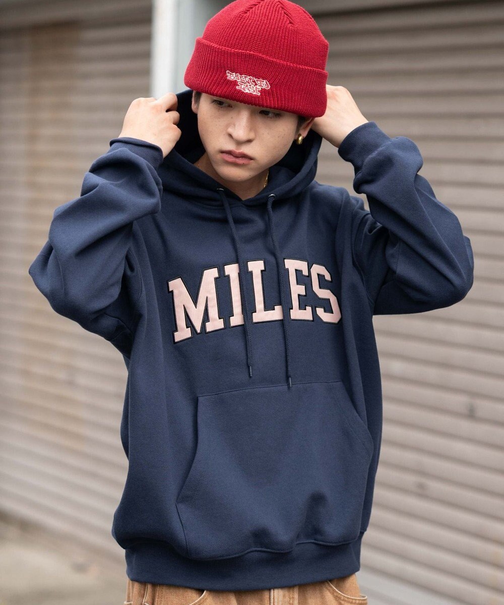 WEGO 【ユニセックス着用ITEM/SMLサイズ展開】グラフィックロゴプルパーカー 