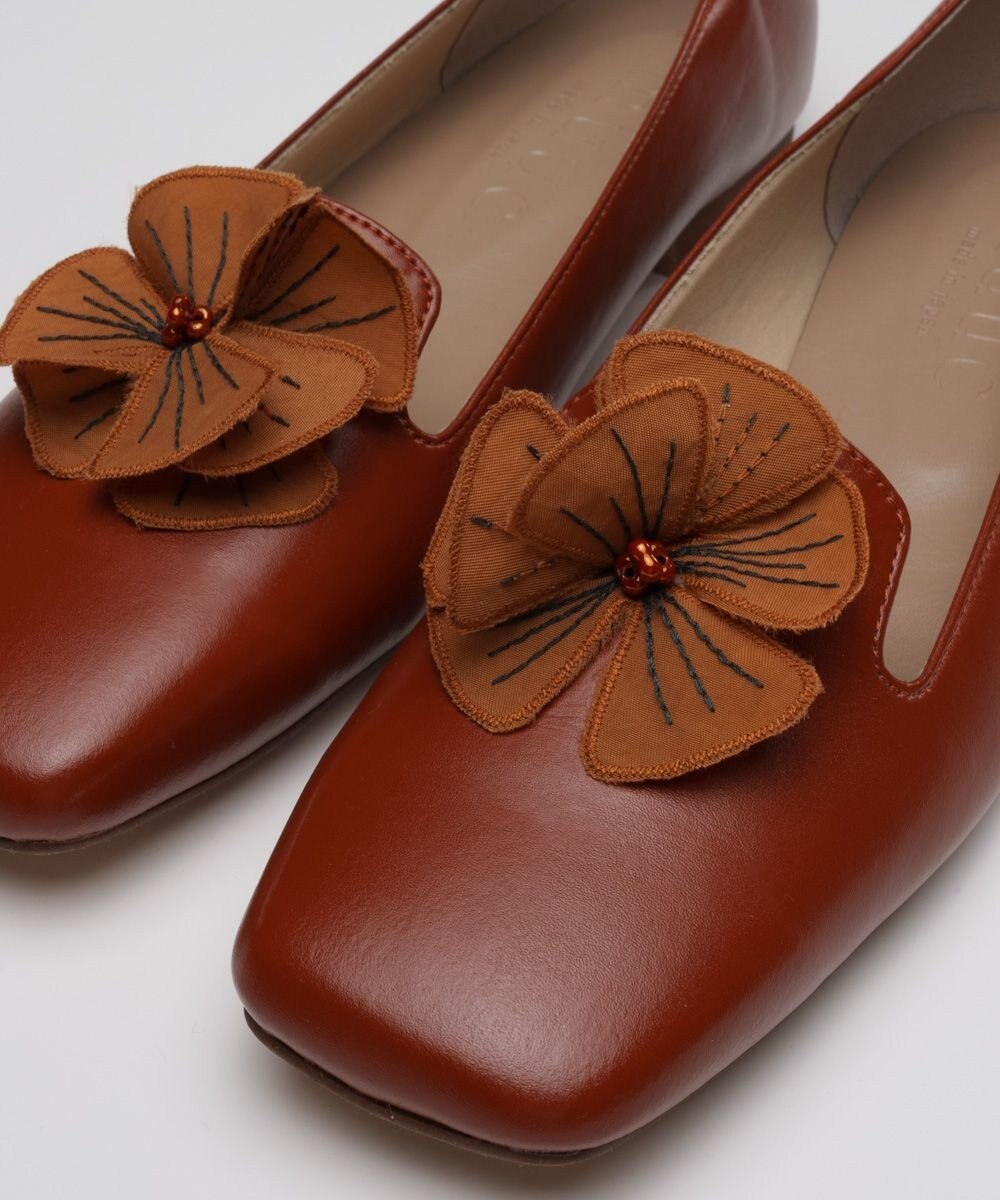 muuc 花刺繍モチーフのパンプス 