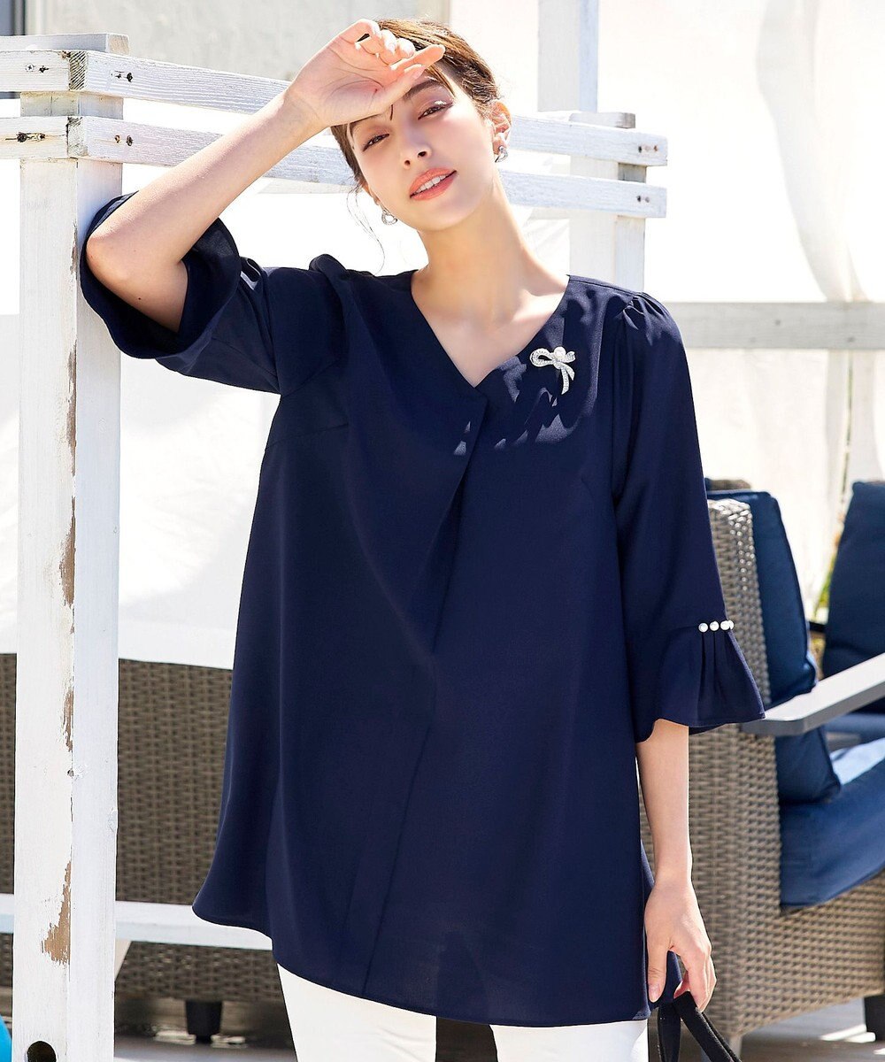 Tiaclasse 【洗える】タックフレアパール付き袖チュニックブラウス 