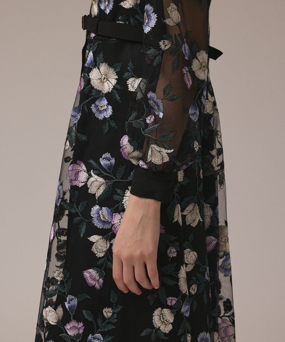 GRACE CONTINENTAL マルチ刺繍フレアワンピース 