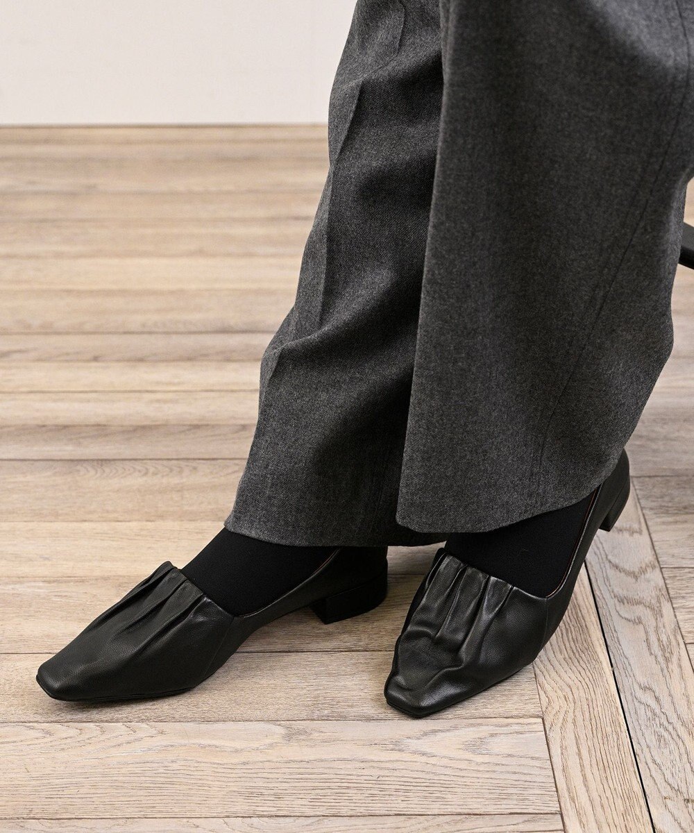 APOM 本革ソフトプリーツフラットパンプス20 