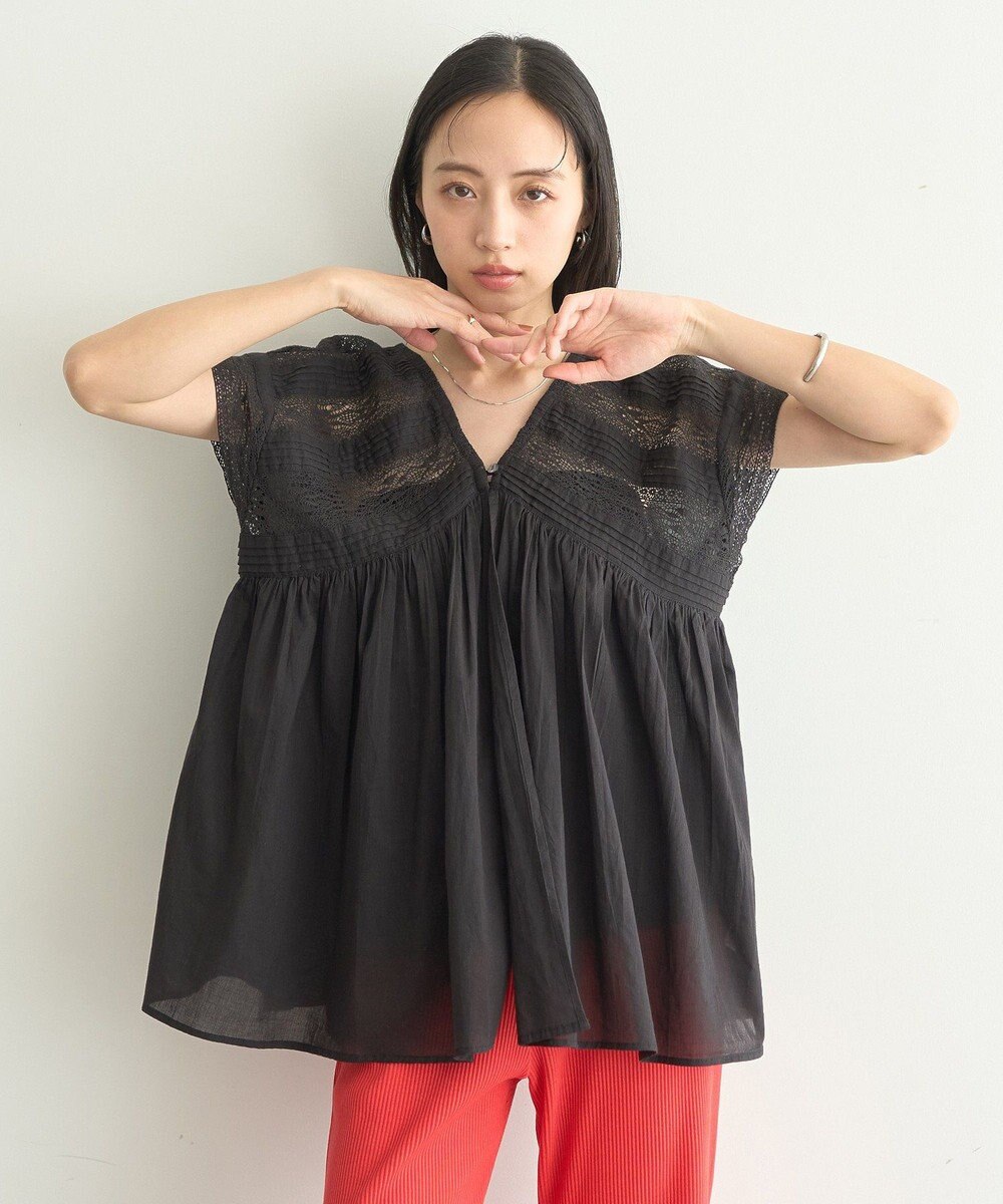 earth music&ecology 【WEB・一部店舗限定】【綿100％】レース＆ピンタックフレンチブラウス 