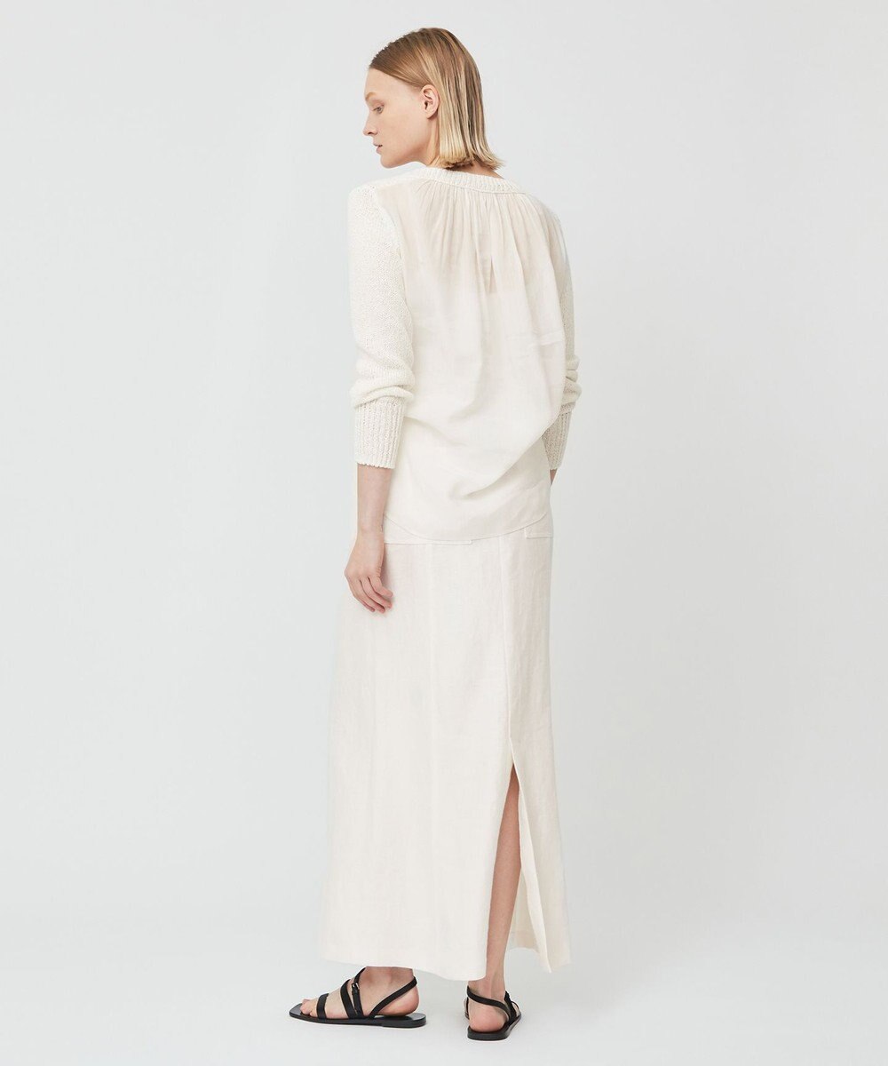 BEIGE， BAMBOO / Vネックニット 