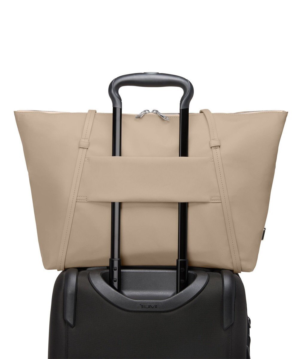 TUMI VOYAGEUR 「キュー」トート 